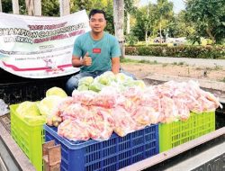 Kreatiff,Staf Humas RSUD KLU Nyambi Jual Cabai di Udayana di Bawah Bendera Champion