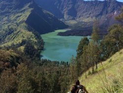 Viral!jatuh dari tebing Pendaki Asal Jakarta, Masih Hilang di Gunung Rinjani