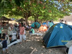 Pantai WBK, Destinasi Camping Ground Baru di KLU yang Semakin Diminati Wisatawan dari Berbagai Daerah