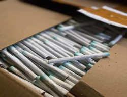 Ribuan Batang Rokok Ilegal Diamankan di Kecamatan Lembar, Keberhasilan Operasi Pol PP dan Bea Cukai