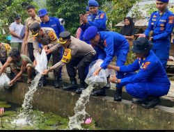 Ketika Polisi Jadi Petani, Satgas Ketahanan Pangan Polres Lombok Utara Tebar Benih Nila untuk Masa Depan yang Lebih Baik