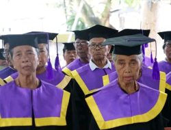 Wisuda Lansia di Pemenang Timur Jadi Simbol Kebangkitan Pendidikan Sepanjang Hayat di Lombok Utara