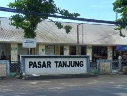 Pasar Tanjung di Ujung Tanduk: Banjir dan Sampah Tekan Aktivitas Pedagang