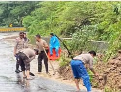 Respons Cepat Aparat dan BPBD Minimalkan Dampak Longsor di Lombok Utara