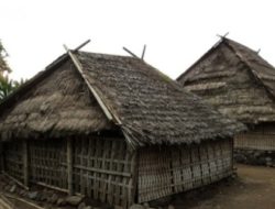 Rumah Adat Jadi Motor Ekonomi Desa Wisata Gumantar