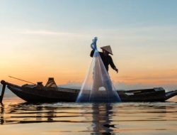 Cuaca Buruk Melanda, Pemda KLU Siapkan Beras CPP untuk Nelayan