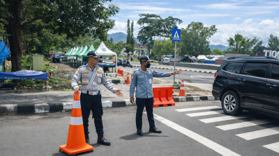 Jelang Kedatangan Gubernur NTB, Dishub Lombok Utara Sterilkan Jalur Masuk Alun-Alun Tanjung